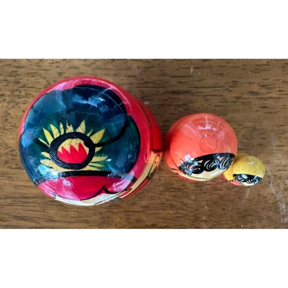 Vintage Russian Nesting Doll Set of 3 Red Floral Matryoshka USSR Christmas - Picture 7 of 12